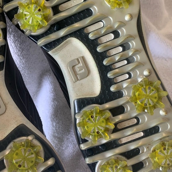 Foot Joy Fury Men’s Golf Shoes Size 9.5 M Gray Green Spikes 51102
Pre Owned - Picture 9 of 13